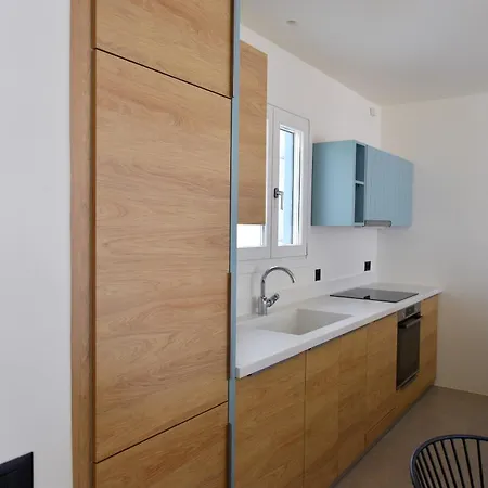 Ariti's 1 - Naxos فيلة ستيليدا