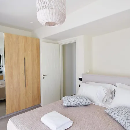 Ariti's 1 - Naxos فيلة ستيليدا